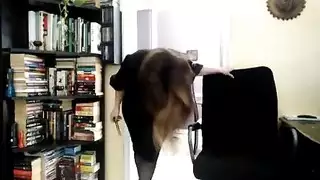 جينا فوكس تمتلئ بشكل مزدوج في مشهد إيلاج قاسي