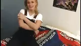 نيك قاسي لعارضة مراهقة كدمية بورنو