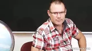 حصل كلية مفلس وقحة العرض من صديقتها لامتصاص ديك له مثل وقحة