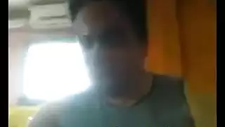 يمتلك زبر حمار مش عارفه تمسكه بايدها