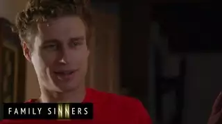 تقذف لوجه اخيها مترجم