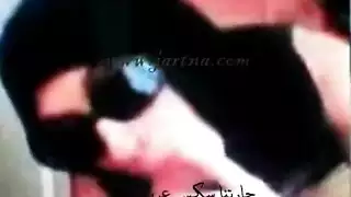 مهارات الفم الحلوة للفتاة العربية في الإباحية الصريحة