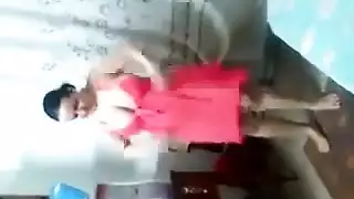 معركة رقص ملحمية تؤدي إلى جنس جماعي