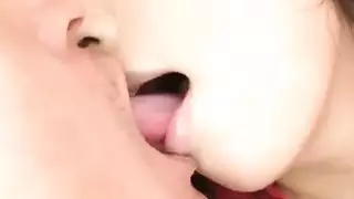 بيضاء اللون وطيز كبير في سن المراهقه