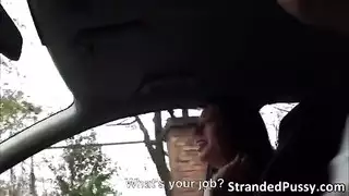 على ركبتيها هزاز السوط المحاصيل