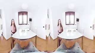 واقع افتراضي صريح: مص قضيب في فيلم إبافي غامر