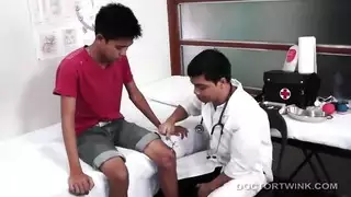 جلسة إباحية شاذة في عيادة الطبيب