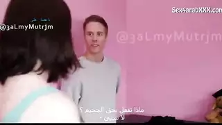 الأخت الممتلئة المنحنية تأخذ قضيبًا ضخمًا في طيزها