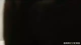 التدليك العائلي يتحول إلى إباحية صريحة بين امرأتين