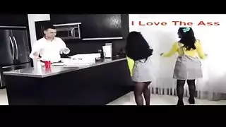 المحرمات العائلية: أخ يتناوب على شقيقتين مثارتين