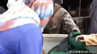 إيراكي هاردكور: المدرس ينيك طالبتين محجبات بشكل جماعي في مشهد ساخن