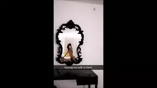 جنس شرجي شيميل وتدليك الثدي: أحر عارضات متحولات في حركة صريحة