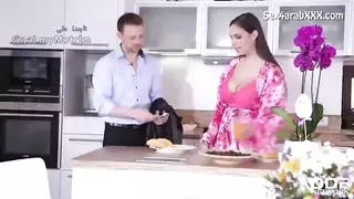 بورن مترجم: زوجة شقية تريد قضيب الآن