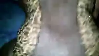 جنس شرجي صعب: زب كبير يمدد فتحة لاتينية ضيقة