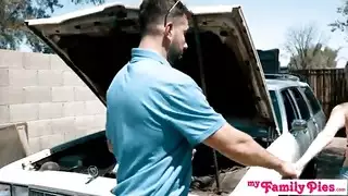 سكس الاب ينام مع ام تنام مع البن وهو يحرف