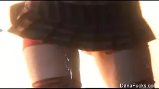 فتاة كورية تترجم الأنين إلى جنس جماعي