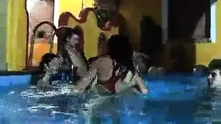 متحولات جنسياً مثيرات بكلا الأعضاء التناسلية في حركة صريحة