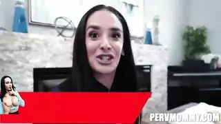 بائعة هوى تحصل على أجر لبلع السائل المنوي