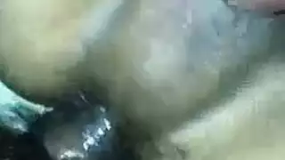 آسيوية بثديين عملاقين تُهيمن عليها بقضيب أسود كبير