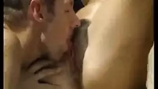 زوجة ألمانية تُجبر على هزة جماع شديدة من قبل زوج متطلب