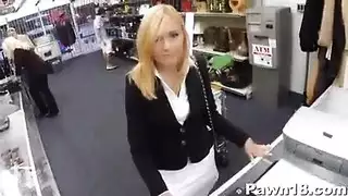 رسوم متحركة للجنس بين الأعراق: قضيب أسود كبير ومؤخرة سوداء ممتلئة