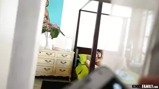 بنت لاتتحم الزب