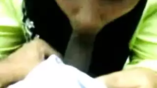 فتاة محجبة تشتهي الزب وهي عاهرة للسائل المنوي