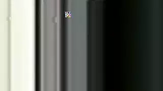 فتاة منتقبة تكشف منحنياتها وتداعب نفسها حتى النشوة