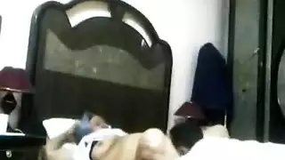 شرموطة مصرية تتوق للنيك الخشن وتحصل عليه