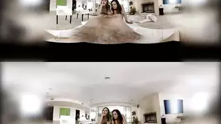 بنتين شراميط مع زبر كبير بيفشخهم في الواقع الافتراضي