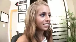 جلسة مشاهدة إباحية تؤدي إلى جماع عنيف لفتاة روسية مع صديق أخيها