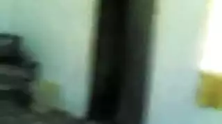 مشهد إباحي: عربي ينيك كس الخادمة الضيق بعنف