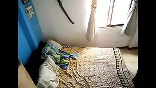 حركة الشاشة المزدوجة للزوج: مشاهدة وتصوير الإباحية