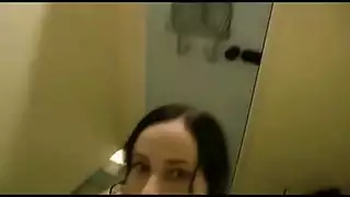 تسجيل سري لعارضات كوريات مثيرات في مشهد صريح