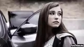 اخ ديوث يحضر اخته لتنتاك من فحل اسود