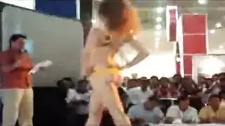 حفلة نوم لطالبات المدارس مع جماع جماعي