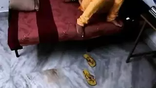 فتاة ممحونة ذات أثداء ضخمة تظهر رغبتها لرجل ذو قضيب كبير