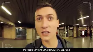 تبيع فرجها المشدود مقابل المال والمتعة