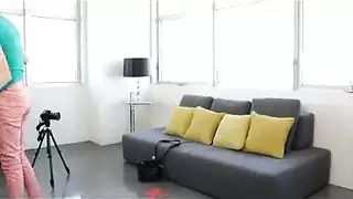 إباحية أفريقية جامحة: مؤخرات ضخمة وقضبان غليظة في الحركة