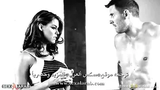 عاهرة متزوجة تشعر بالملل تُملأ بعدة قضبان مشهد بورن كامل