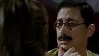 عاهرة المشاهير مكشوفة: مقطع إباحي فيروسي لشخصية مصرية عامة