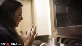 البنت سر أمها فلم بورنو مترجم