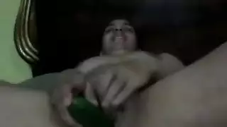 كس جائع يأخذ ضربًا نباتيًا ضخمًا