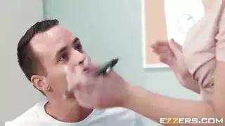 الطالب وطلبه عربي