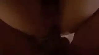 عراقية تفرك كسها بمشط