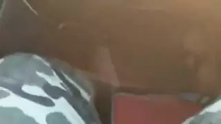 خيال الشقراء الإباحي: مملوءة بالسائل المنوي، ثم تدليل