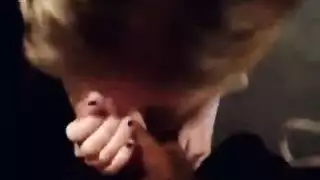 مراهقة بمؤخرة فقاعية تأخذ قضيب أسود سمين بعمق داخلها