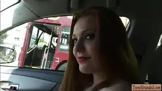 مراهقة حمراء تُمارس معها الجنس بخشونة بوضعيات متعددة، سائل منوي على الوجه