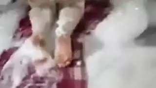 رجل ينيك امه وخالته العريضه وهما يقاومان بشدة