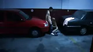 ينيكها هو وصحابه